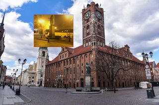 Autokarem wjechał do centrum toruńskiej starówki. Działacze przecierali oczy. Witamy Szanownych Gości
